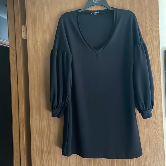 Express Dresses & Skirts - Stylish black express dress size small with three-quarter sleeves